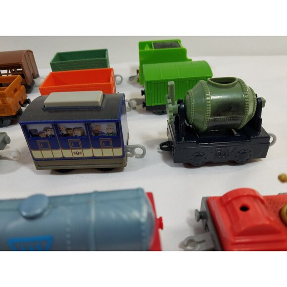 Thomas Trackmaster Train Cars Cargo Mixed Lot 18 replacements Sodor Brake Fuel - Picture 5 of 15